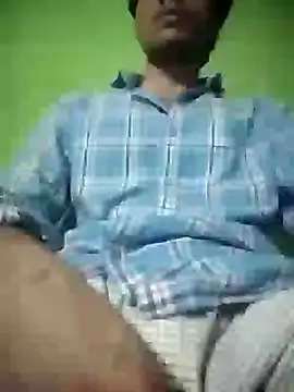 Snapshot of Luckysucks chatting on 10/28/25, 07:16 Luckysucks online show from 10/28/25, 07:16