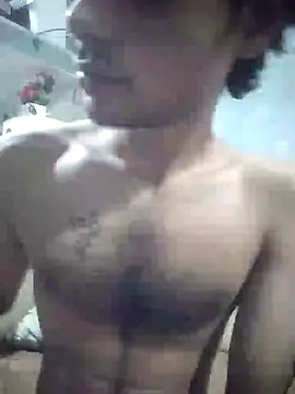 Snapshot of Luckysucks chatting on 11/04/25, 02:32 Luckysucks online show from 11/04/25, 02:32