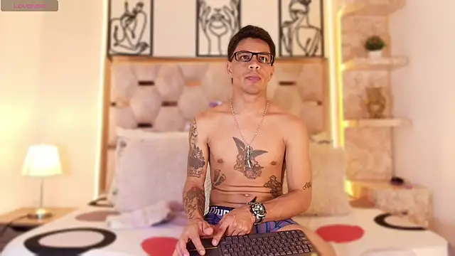 Andrew Haalls online show from 11/19/25, 09:04