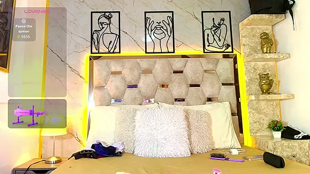 Snapshot of Andrew_Haalls chatting on 04/18/26, 02:32 Andrew Haalls online show from 04/18/26, 02:32