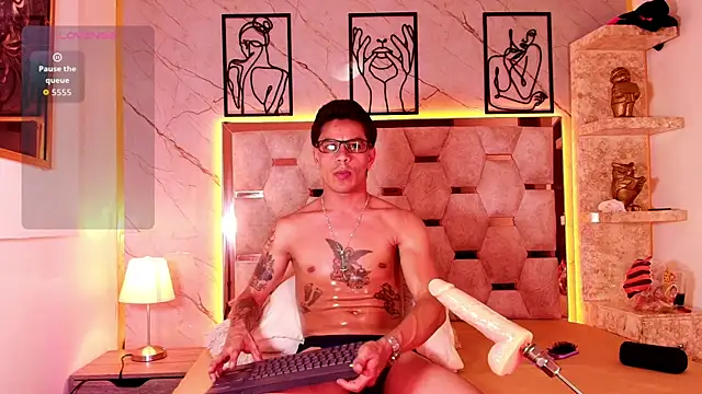 Snapshot of Andrew_Haalls chatting on 04/23/26, 08:55 Andrew Haalls online show from 04/23/26, 08:55