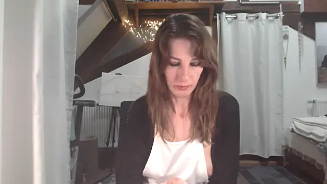 MissDyannis online show from 04/06/26, 08:10