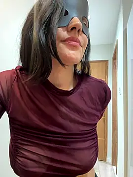 Snapshot of MaryahBlanc chatting on 11/11/25, 12:32 MaryahBlanc online show from 11/11/25, 12:32