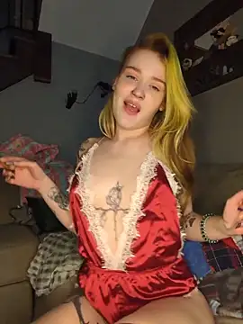 Snapshot of mattiethebaddieee chatting on 02/02/26, 02:21 mattiethebaddieee online show from 02/02/26, 02:21