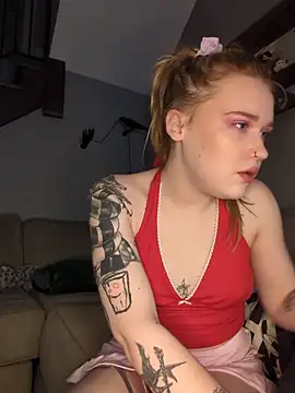 Snapshot of mattiethebaddieee chatting on 02/13/26, 02:51 mattiethebaddieee online show from 02/13/26, 02:51