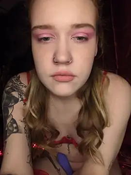 Snapshot of mattiethebaddieee chatting on 02/14/26, 11:45 mattiethebaddieee online show from 02/14/26, 11:45