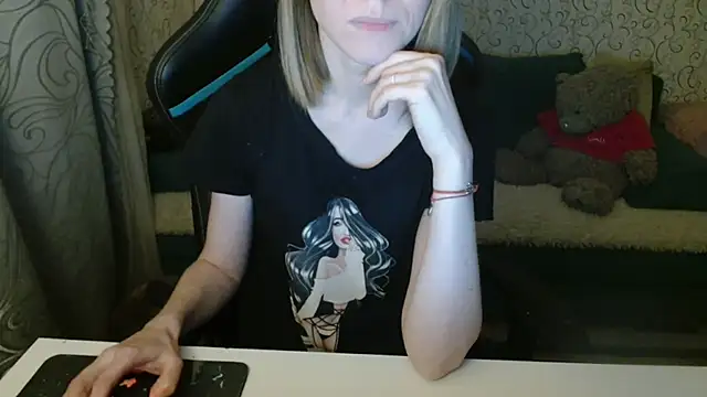  Alisa Allison  online show from 10/30/25, 03:02