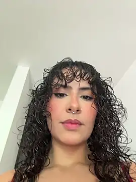 Snapshot of SugarTroubl33 chatting on 12/18/25, 01:50 SugarTroubl33 online show from 12/18/25, 01:50