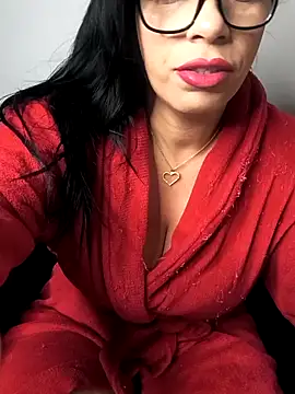 Snapshot of paularois chatting on 12/04/25, 03:05 paularois online show from 12/04/25, 03:05