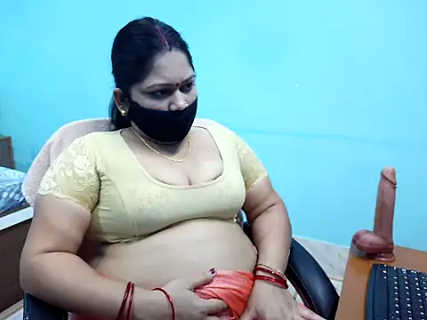 Snapshot of SWEETY_RANI chatting on 04/07/26, 10:15 SWEETY RANI online show from 04/07/26, 10:15