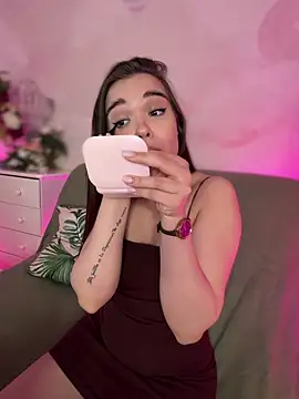 Snapshot of BabyShy- chatting on 04/06/26, 04:46 BabyShy- online show from 04/06/26, 04:46