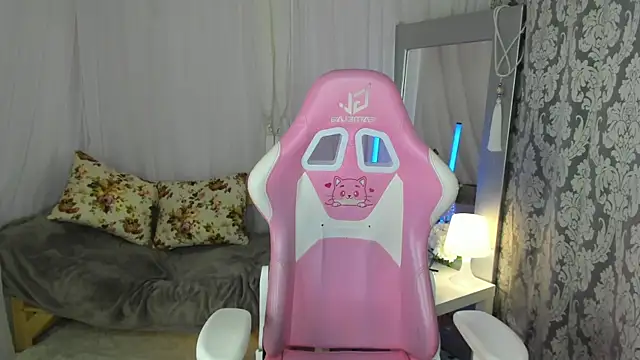 Snapshot of May_Yam chatting on 04/13/26, 01:00 May Yam online show from 04/13/26, 01:00