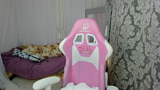 Snapshot of May_Yam chatting on 04/23/26, 01:07 May Yam online show from 04/23/26, 01:07