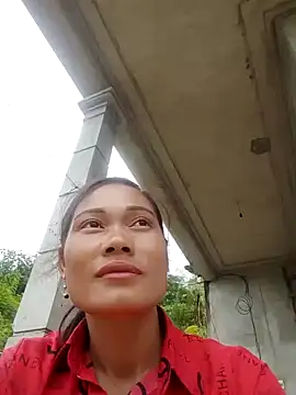 Snapshot of doggy-00 chatting on 10/27/25, 07:34 doggy-00 online show from 10/27/25, 07:34