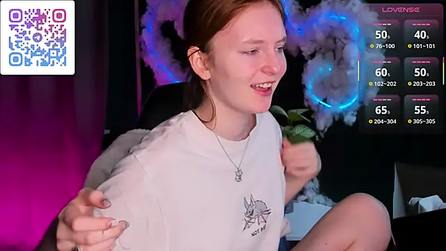 Snapshot of AngelWisee chatting on 03/27/26, 03:12 AngelWisee online show from 03/27/26, 03:12