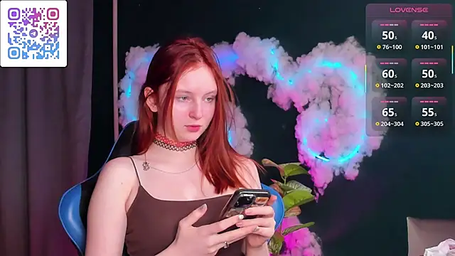 Snapshot of AngelWisee chatting on 03/30/26, 02:12 AngelWisee online show from 03/30/26, 02:12