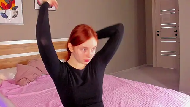 Snapshot of AngelWisee chatting on 04/06/26, 03:04 AngelWisee online show from 04/06/26, 03:04