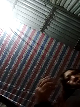 bella-la online show from 11/29/25, 10:51