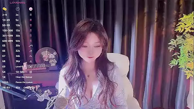 Snapshot of Yiluo95 chatting on 11/09/25, 05:44 Yiluo95 online show from 11/09/25, 05:44