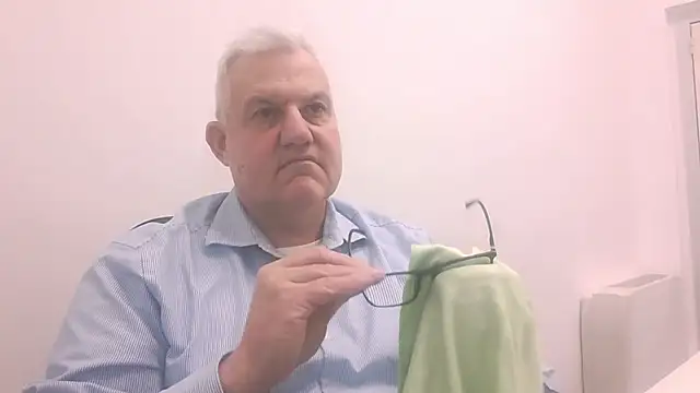 Snapshot of Diegoriv71 chatting on 03/05/26, 12:12 Diegoriv71 online show from 03/05/26, 12:12