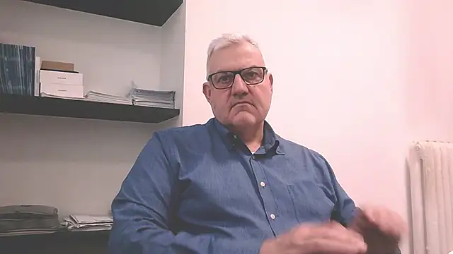 Snapshot of Diegoriv71 chatting on 03/10/26, 10:20 Diegoriv71 online show from 03/10/26, 10:20