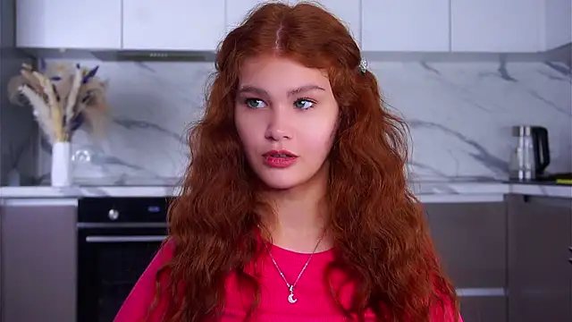 YettaCalabria online show from 12/15/25, 11:36