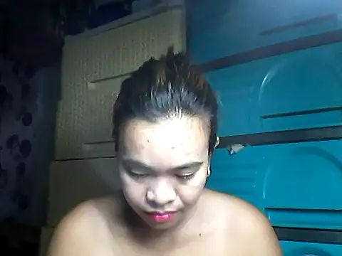 Snapshot of Honeyjean_30 chatting on 10/30/25, 04:52 Honeyjean 30 online show from 10/30/25, 04:52