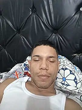 Snapshot of Bananoxprex chatting on 10/27/25, 02:43 Bananoxprex online show from 10/27/25, 02:43