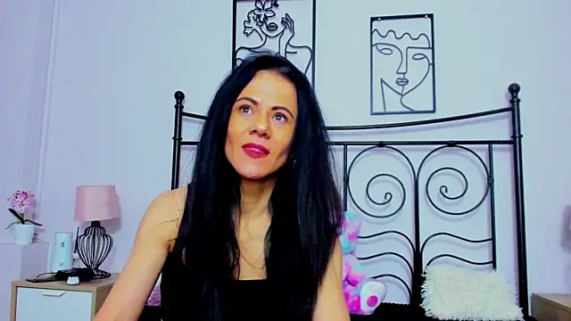 Snapshot of brianaflynt chatting on 11/02/25, 08:22 brianaflynt online show from 11/02/25, 08:22