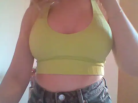 CandyBeeZZ online show from 10/27/25, 02:43