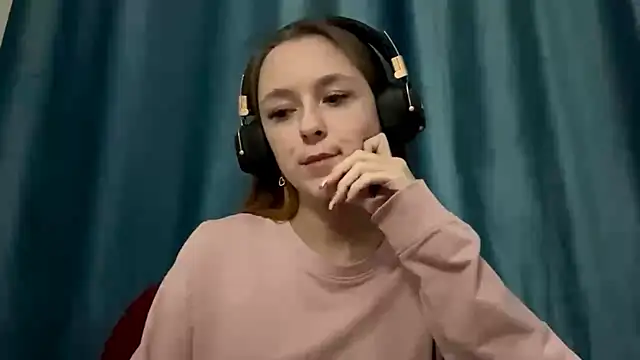 HOTBellakle online show from 11/15/25, 03:08