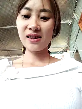 Snapshot of Em_xinh01 chatting on 11/27/25, 06:15 Em xinh01 online show from 11/27/25, 06:15