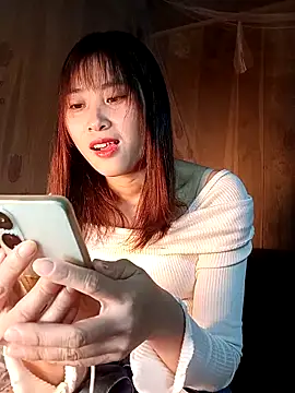 Snapshot of Em_xinh01 chatting on 12/05/25, 12:14 Em xinh01 online show from 12/05/25, 12:14