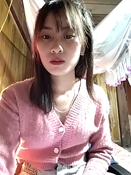 Em xinh01 online show from 12/18/25, 01:50
