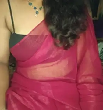 Snapshot of shreyareddy99 chatting on 11/15/25, 04:03 shreyareddy99 online show from 11/15/25, 04:03