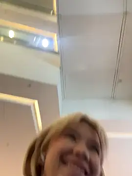 Leila La online show from 11/01/25, 09:11