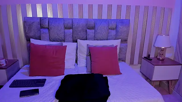 Snapshot of Scarlett__lace chatting on 10/31/25, 11:33 Scarlett  lace online show from 10/31/25, 11:33