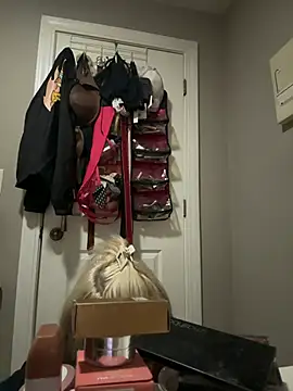 Snapshot of SilverSeductress chatting on 01/12/26, 10:42 SilverSeductress online show from 01/12/26, 10:42