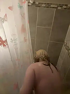 Snapshot of SilverSeductress chatting on 02/05/26, 08:02 SilverSeductress online show from 02/05/26, 08:02