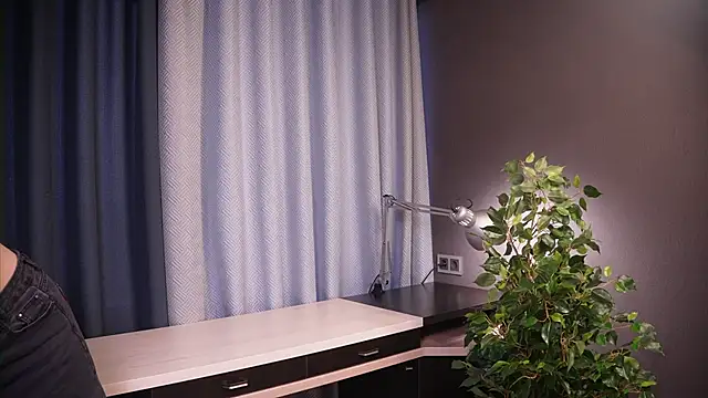 JulienneHauptman online show from 11/04/25, 09:41