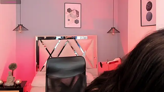 Snapshot of mia_jagger chatting on 04/22/26, 08:32 mia jagger online show from 04/22/26, 08:32