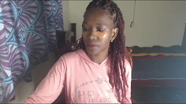 Snapshot of LilithMiller_ chatting on 06/15/26, 08:33 LilithMiller online show from 06/15/26, 08:33