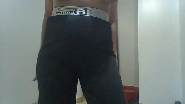 Snapshot of sashachin chatting on 12/16/25, 05:12 sashachin online show from 12/16/25, 05:12