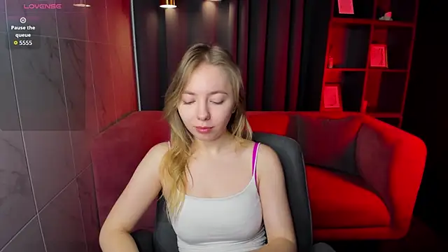 Nora Miller online show from 12/20/25, 06:42