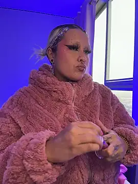 Snapshot of pinkbaddie777 chatting on 02/01/26, 10:30 pinkbaddie777 online show from 02/01/26, 10:30