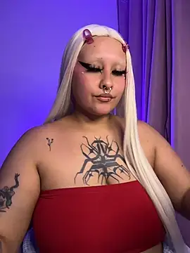 Snapshot of pinkbaddie777 chatting on 04/04/26, 04:22 pinkbaddie777 online show from 04/04/26, 04:22