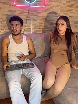 Snapshot of Noa_N_Luxy chatting on 12/17/25, 02:28 Noa N Luxy online show from 12/17/25, 02:28