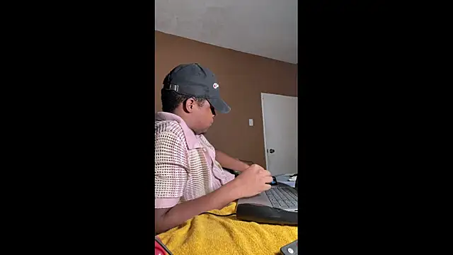 Snapshot of SorenFire chatting on 11/14/25, 10:51 SorenFire online show from 11/14/25, 10:51