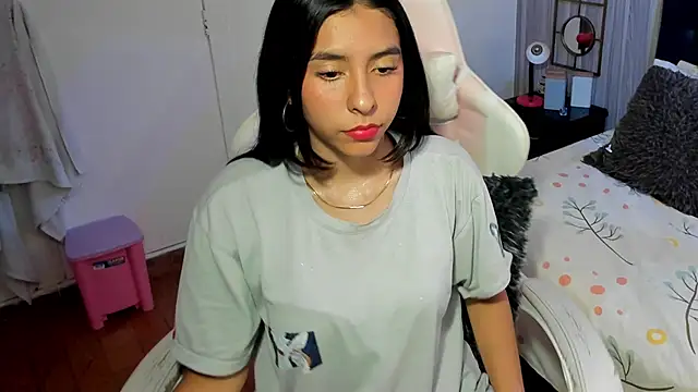 shirley sweet  online show from 10/31/25, 07:48