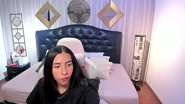 shirley sweet  online show from 11/01/25, 08:44